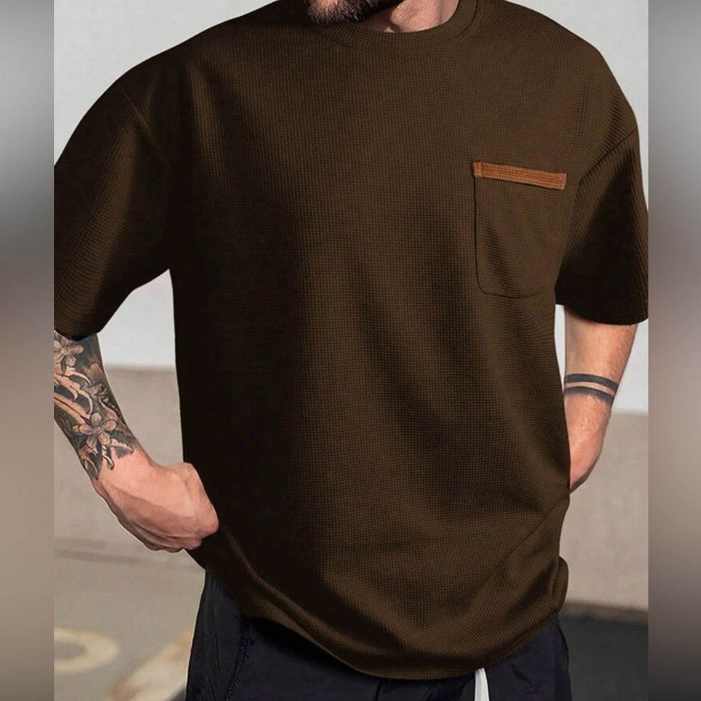 SHEIN // Men Contrast Trim Pocket Patched Tee brown